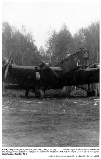 Bild aus Egon Stoll-Berberichs Fotoalbum, vermutlich Russland 1941, Karl-Hermann Lion, III./St.G. 1 in einem russischen Beuteflugzeug Tupolew TB-3. NLESB_Kriegsbilder_lose_Filmrolle_Russland_1941_0003
