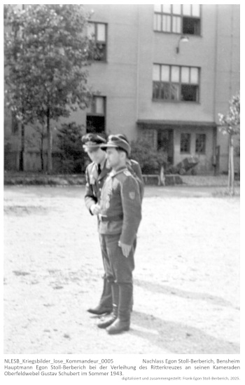 Hauptmann Egon Stoll-Berberich bei der Verleihung des Ritterkreuzes an seinen Kameraden Oberfeldwebel Gustav Schubert im Sommer 1943. NLESB_Kriegsbilder_lose_Kommandeur_0006