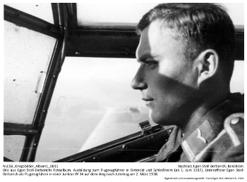 Bild aus Egon Stoll-Berberichs Fotoalbum, Ausbildung zum Flugzeugführer in Detmold und Schleißheim (ab 1. Juni 1937), Unteroffizier Egon Stoll-Berberich als Flugzeugführer in einer Junkers W 34 auf dem Weg nach Jüterbog am 2. März 1938. NLESB_Kriegsbilder_Album1_0011. Bild aus Egon Stoll-Berberichs Fotoalbum, Ausbildung zum Flugzeugführer in Detmold und Schleißheim (ab 1. Juni 1937), Unteroffizier Egon Stoll-Berberich als Flugzeugführer in einer Junkers W 34 auf dem Weg nach Jüterbog am 2. März 1938. NLESB_Kriegsbilder_Album1_0011.